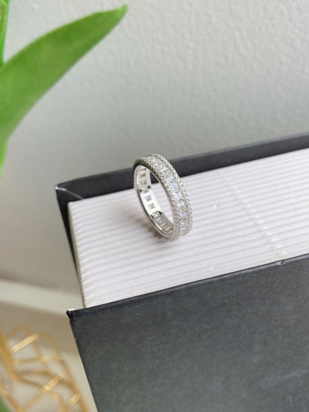 

BRIA JEWELS 925 Sterling Silver Rhodium-Plating CZ Studded Finger Ring