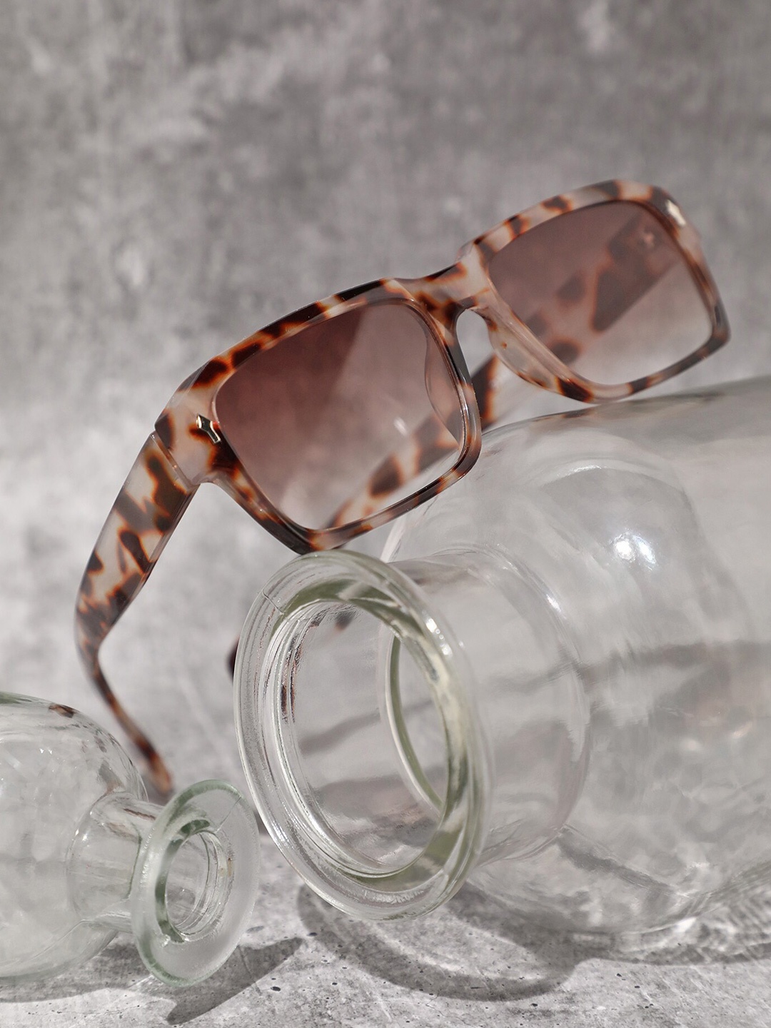 

LULU & SKY Women Printed Wayfarer Sunglasses, Brown
