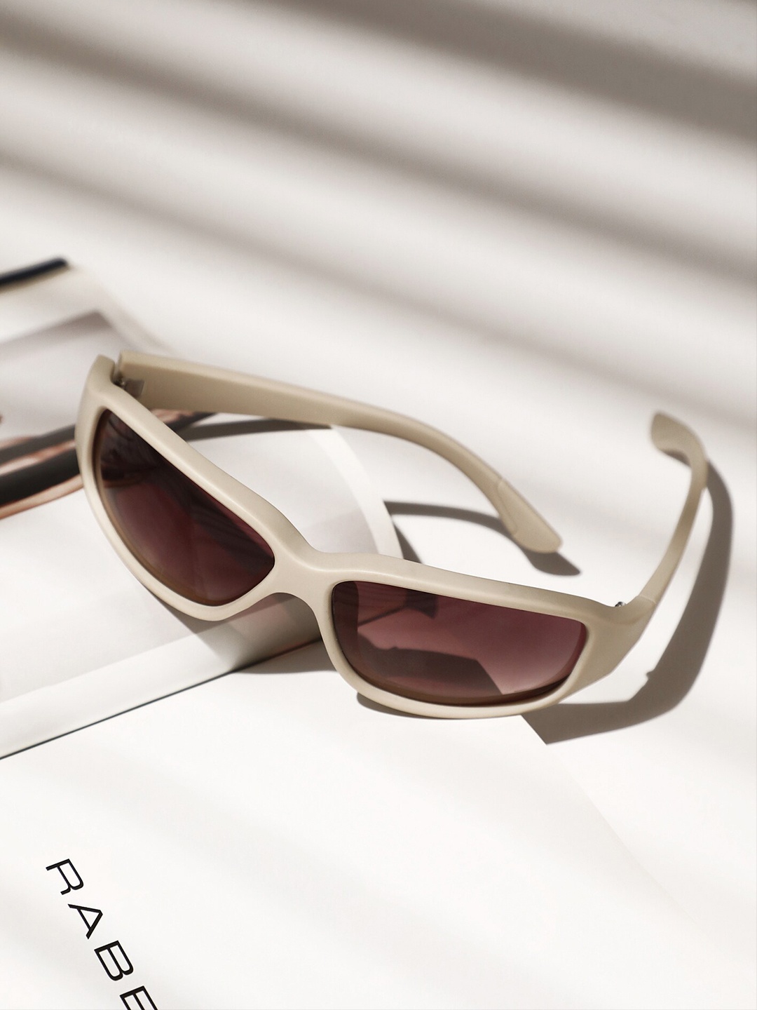 

LULU & SKY Women Rectangle Sunglasses ST-95213-BEIGE GREY