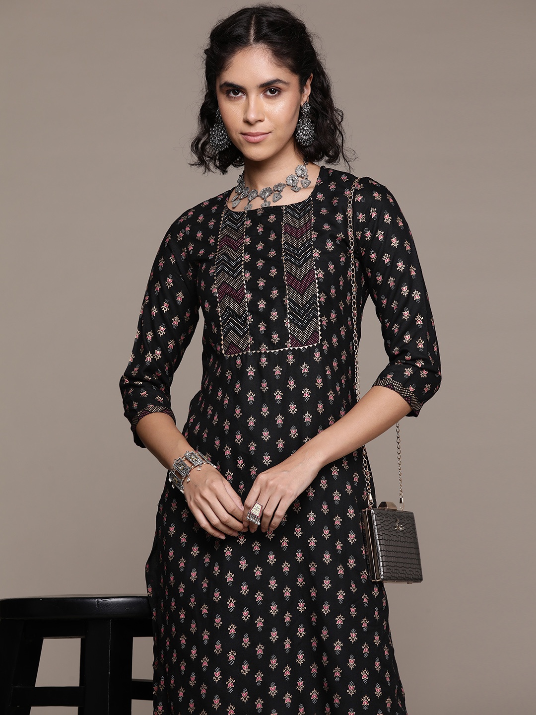 

Readiprint Fashions Women Floral Printed Regular Gotta Patti Pure Cotton Kurta with Trousers, Black