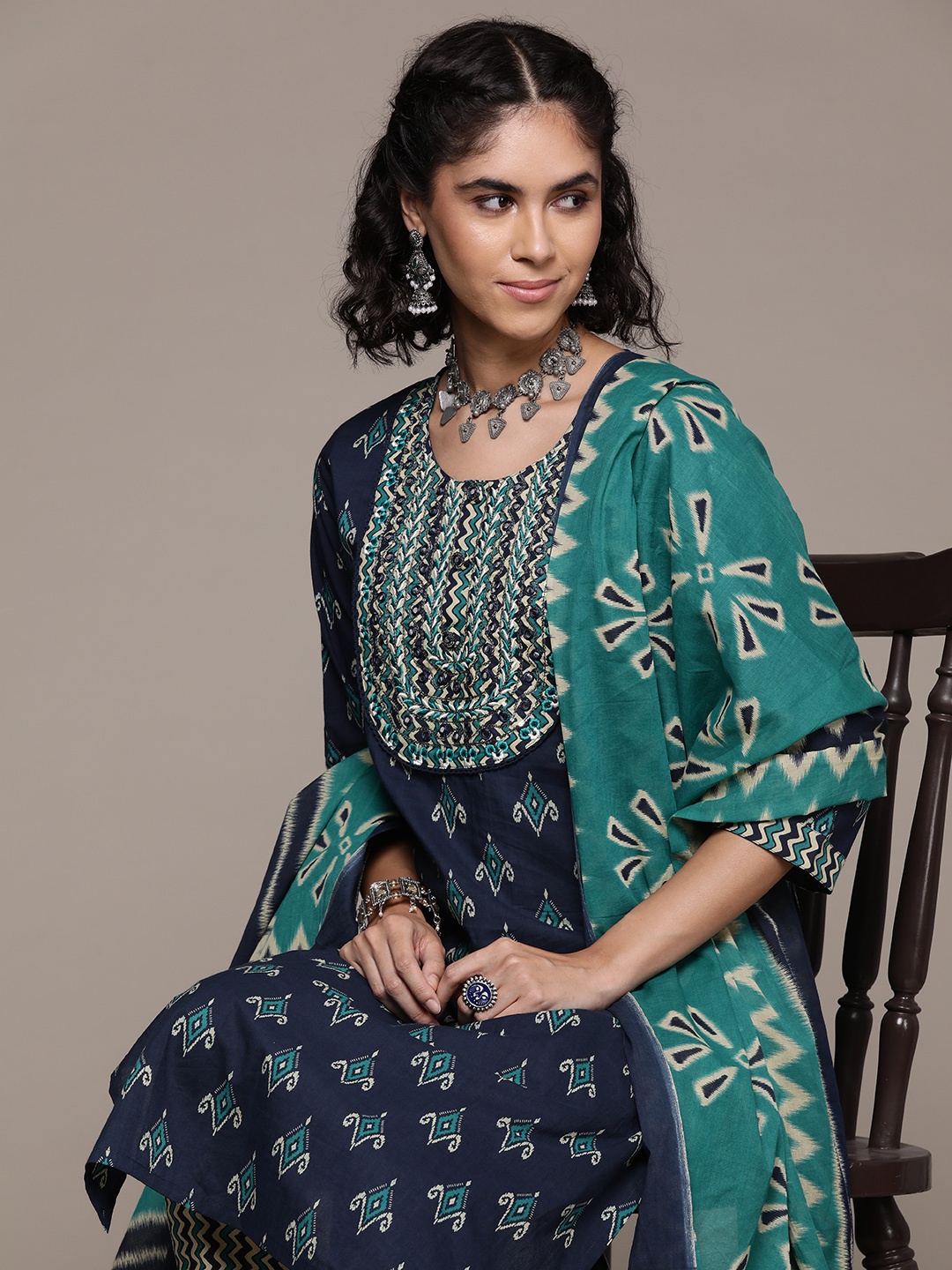 

Readiprint Printed Thread Work Pure Cotton Kurta with Trousers & Dupatta, Navy blue