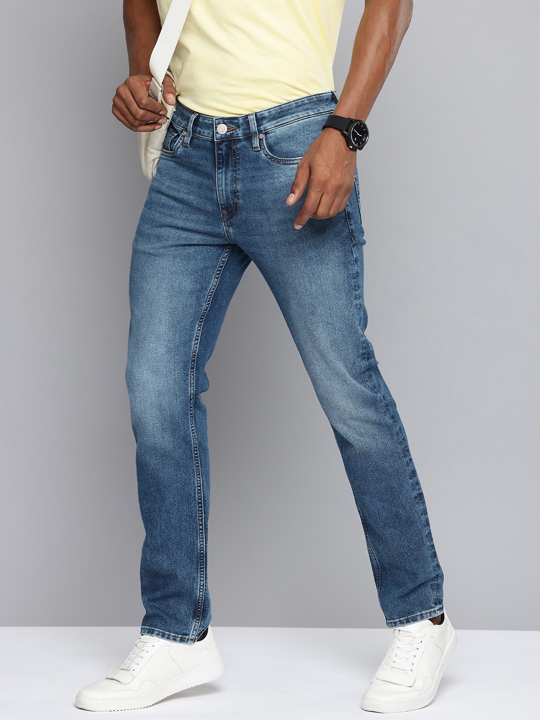 

Aeropostale Men Slim Fit Heavy Fade Stretchable Jeans, Blue