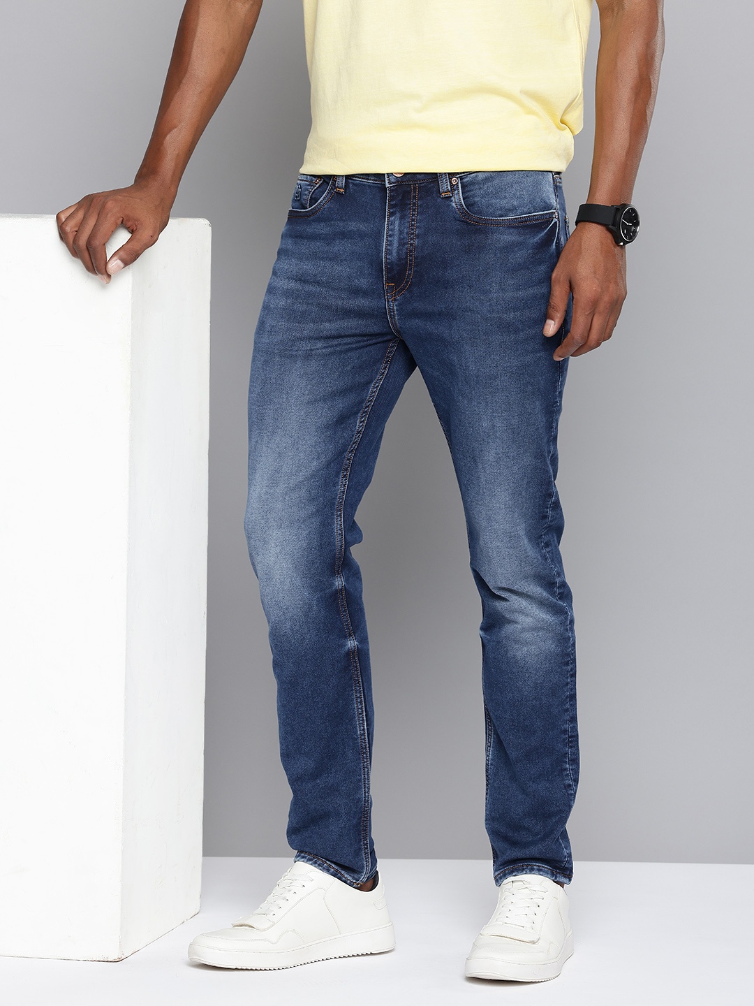 

Aeropostale Men Tapered Fit Heavy Fade Stretchable Jeans, Blue