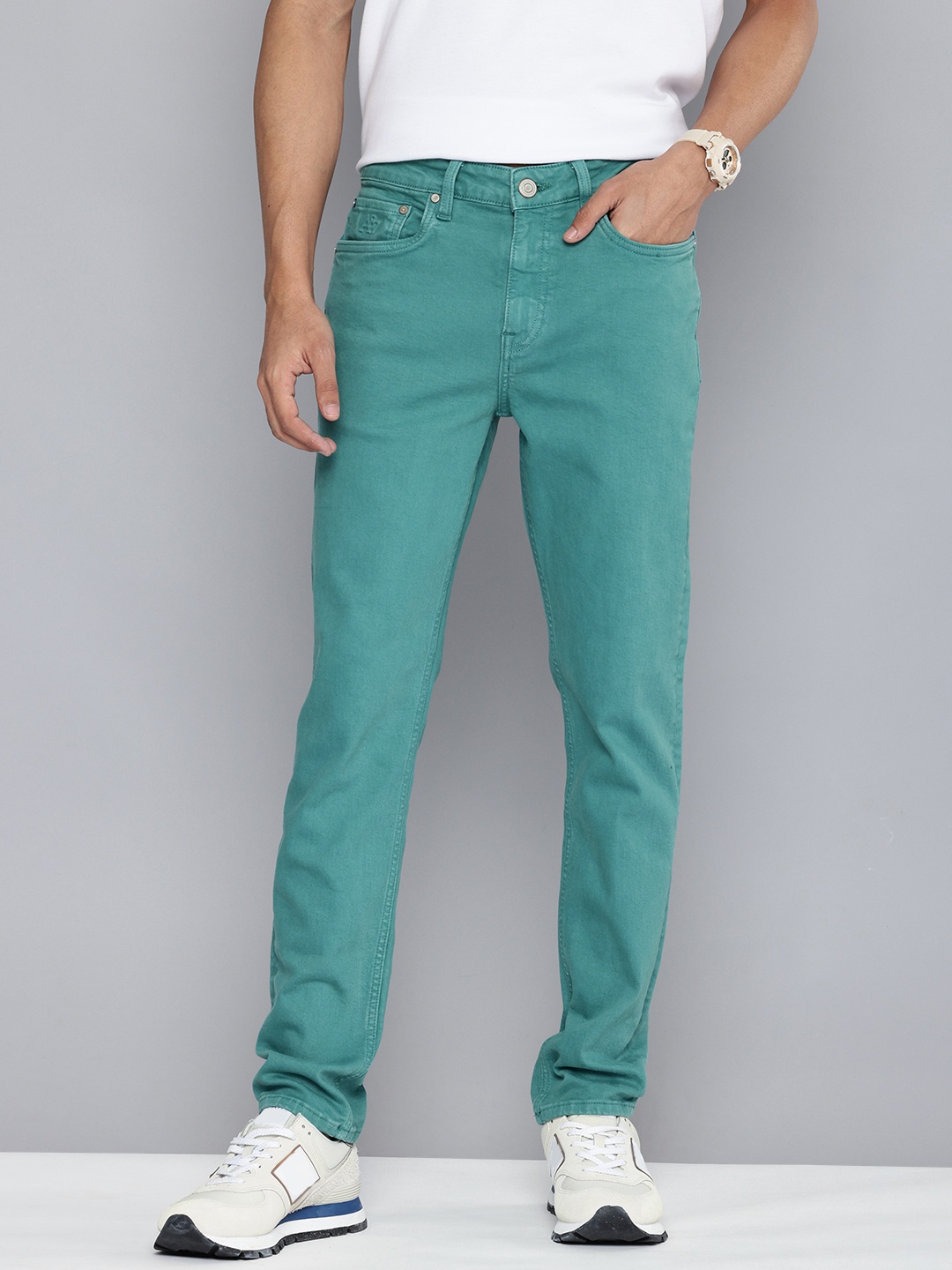 

Aeropostale Men Tapered Fit Stretchable Jeans, Sea green