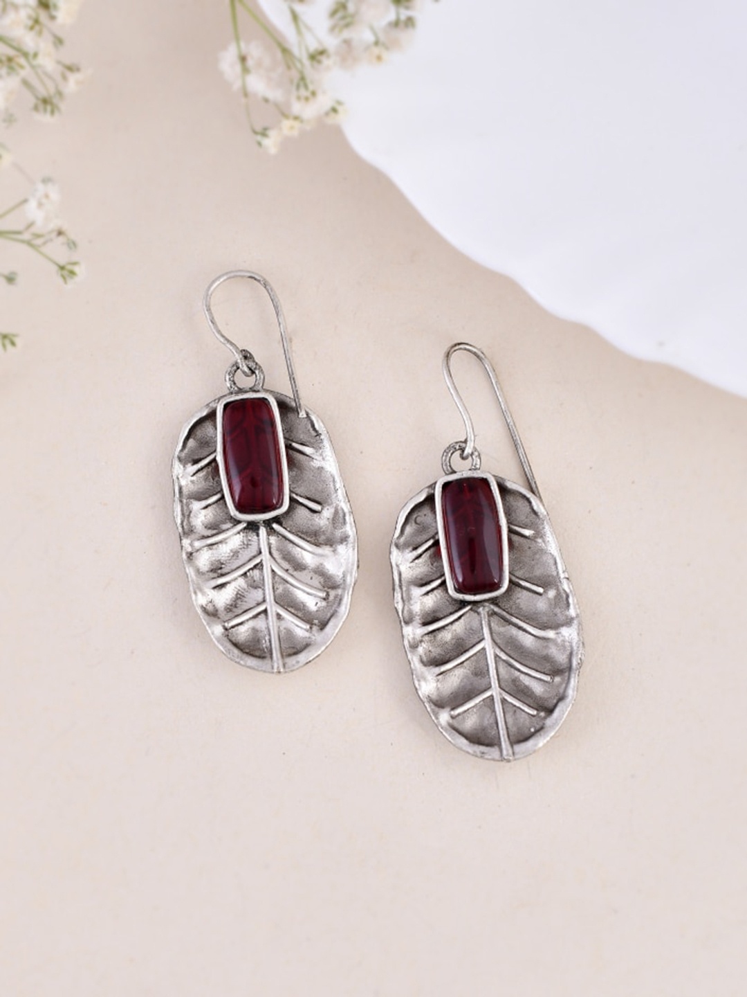 

DASTOOR Silver-Plated Leaf Shaped Drop Earrings