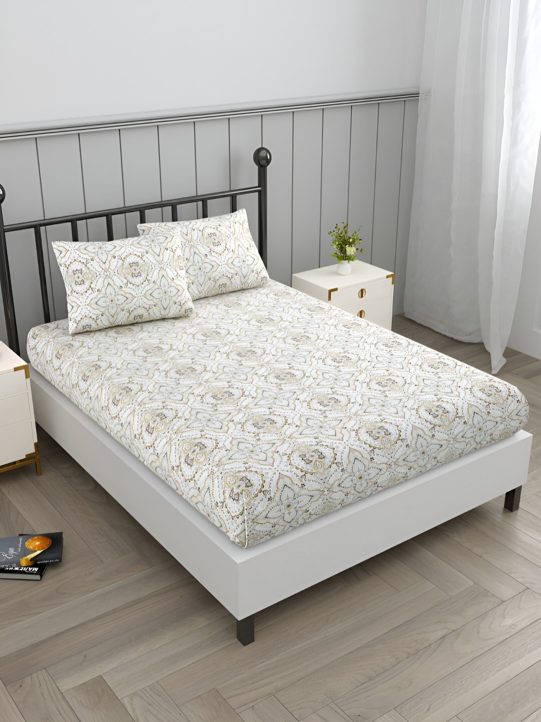 

EverHOME White & Brown Ethnic Motifs Cotton 160 TC Queen Bedsheet With 2 Pillow Covers