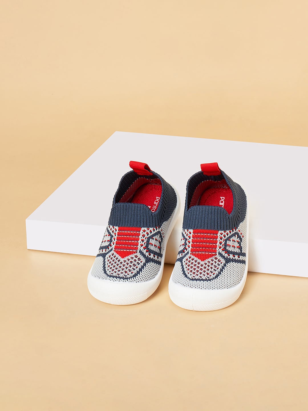 

Pantaloons Baby Boys Printed Slip-On Sneakers, Navy blue