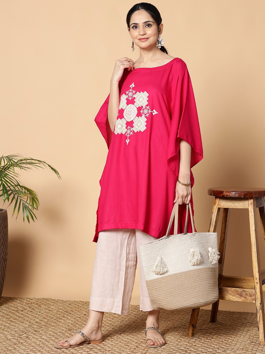 

LetsDressUp Floral Printed Kaftan Kurti, Magenta