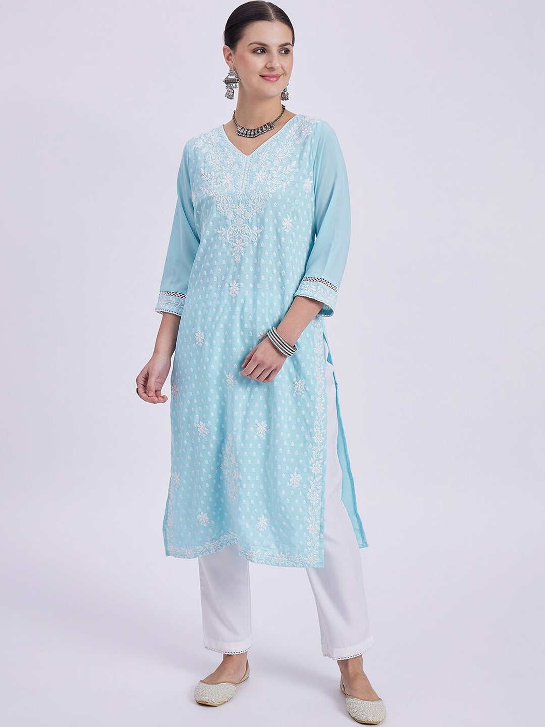 

Knitstudio Floral Embroidered Regular Thread Work Kurta With Trousers, Blue