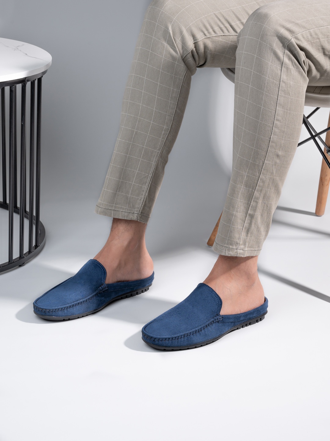 

Styli Men Textured Comfort Insole Suede Mules, Navy blue