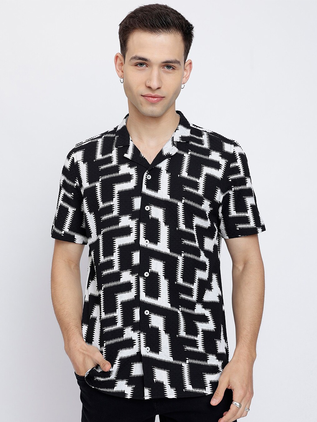 

HighRider Classic Printed Spread Collar Short Sleeves Casual Shirt, Black