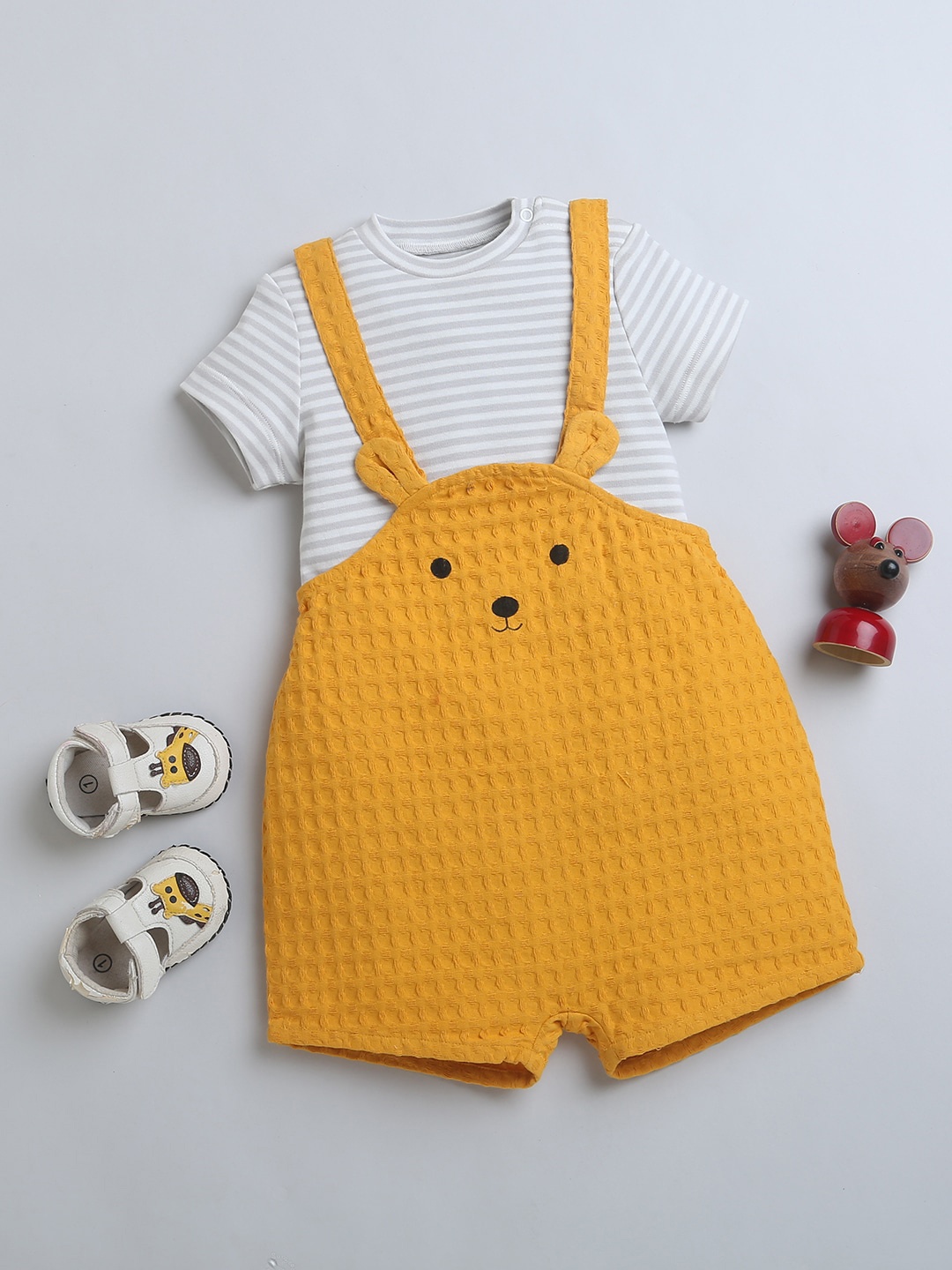 

Nino Bambino Kids Infants Self Design Cotton Dungarees, Mustard