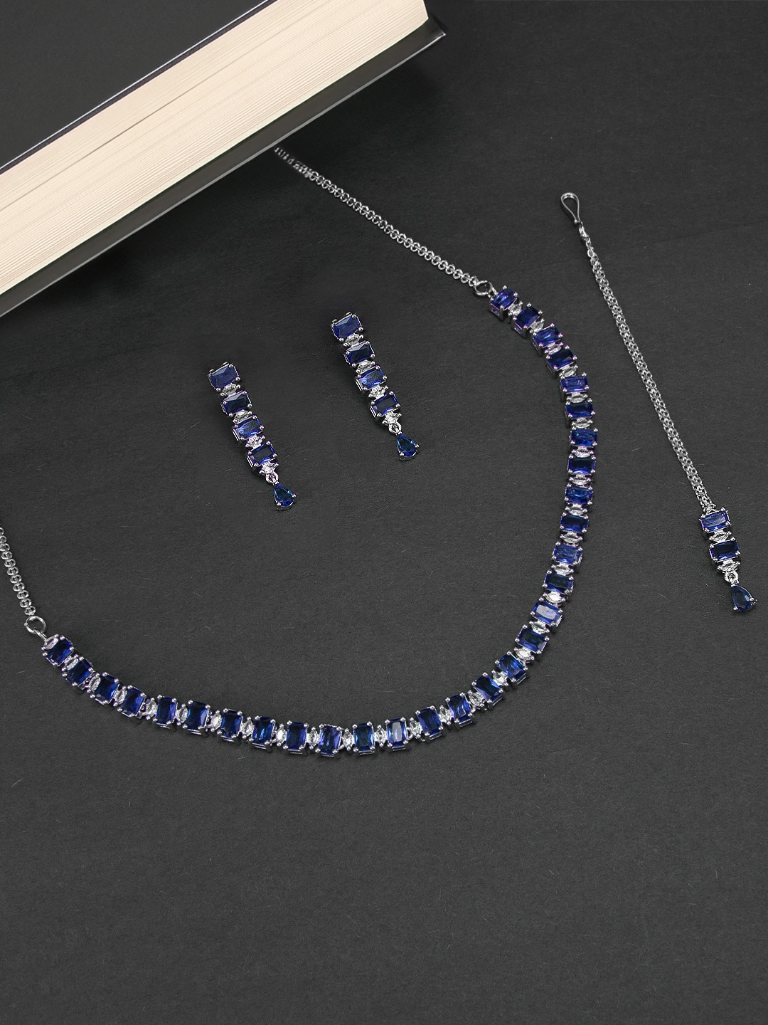 

PRIVIU Rhodium-Plated AD-Studded Jewellery Set, Silver