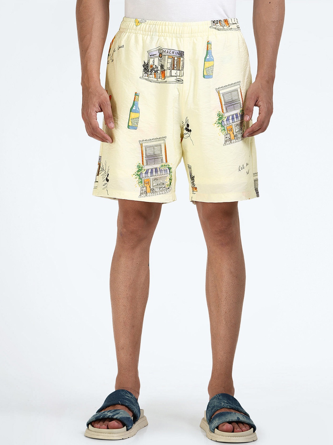 

Flying Machine Men Conversational Printed Shorts, Cream