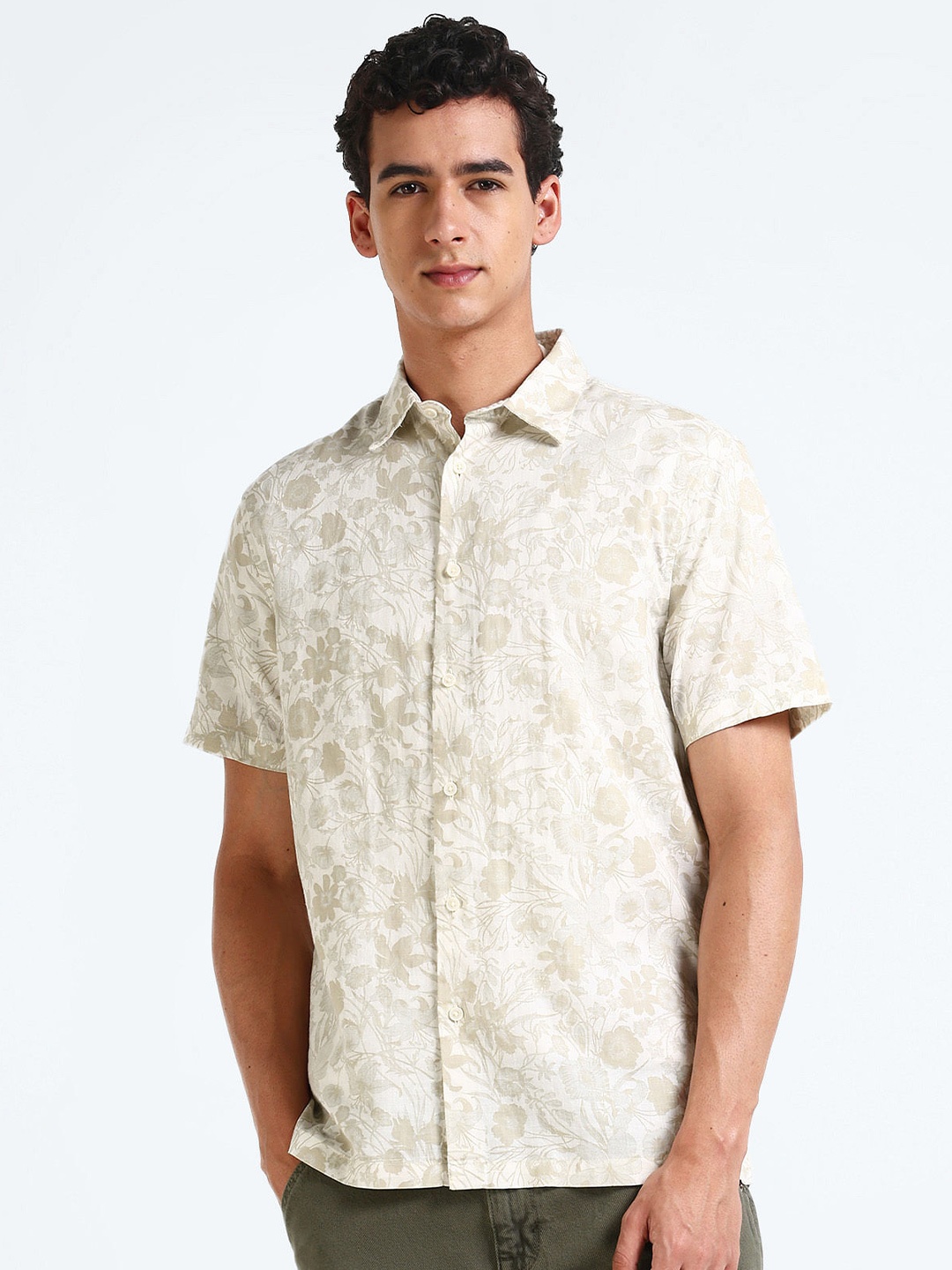 

Flying Machine Floral Printed Relaxed Fit Shirt, Beige