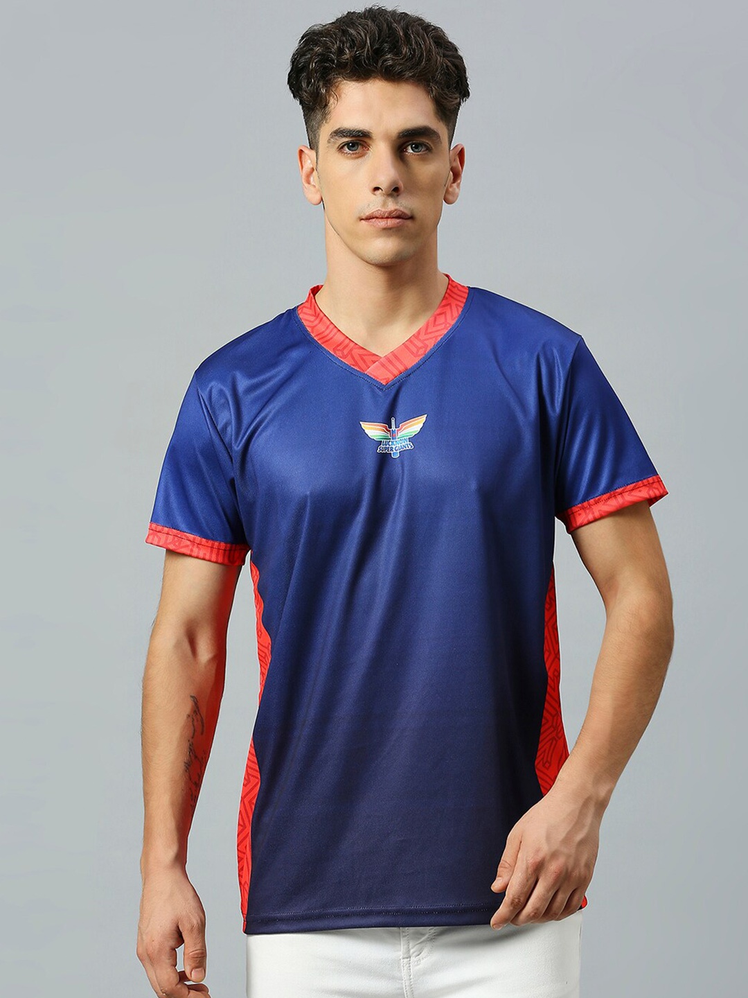 

FanCode Lucknow Super Giants Printed V-Neck T-shirt, Navy blue