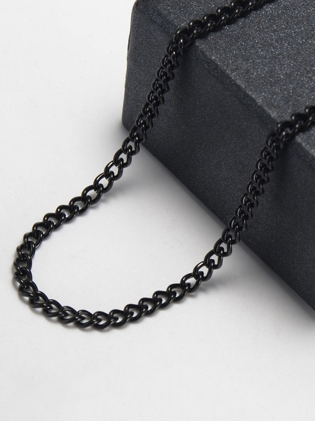 

Peora Alloy Link Style Chain, Black