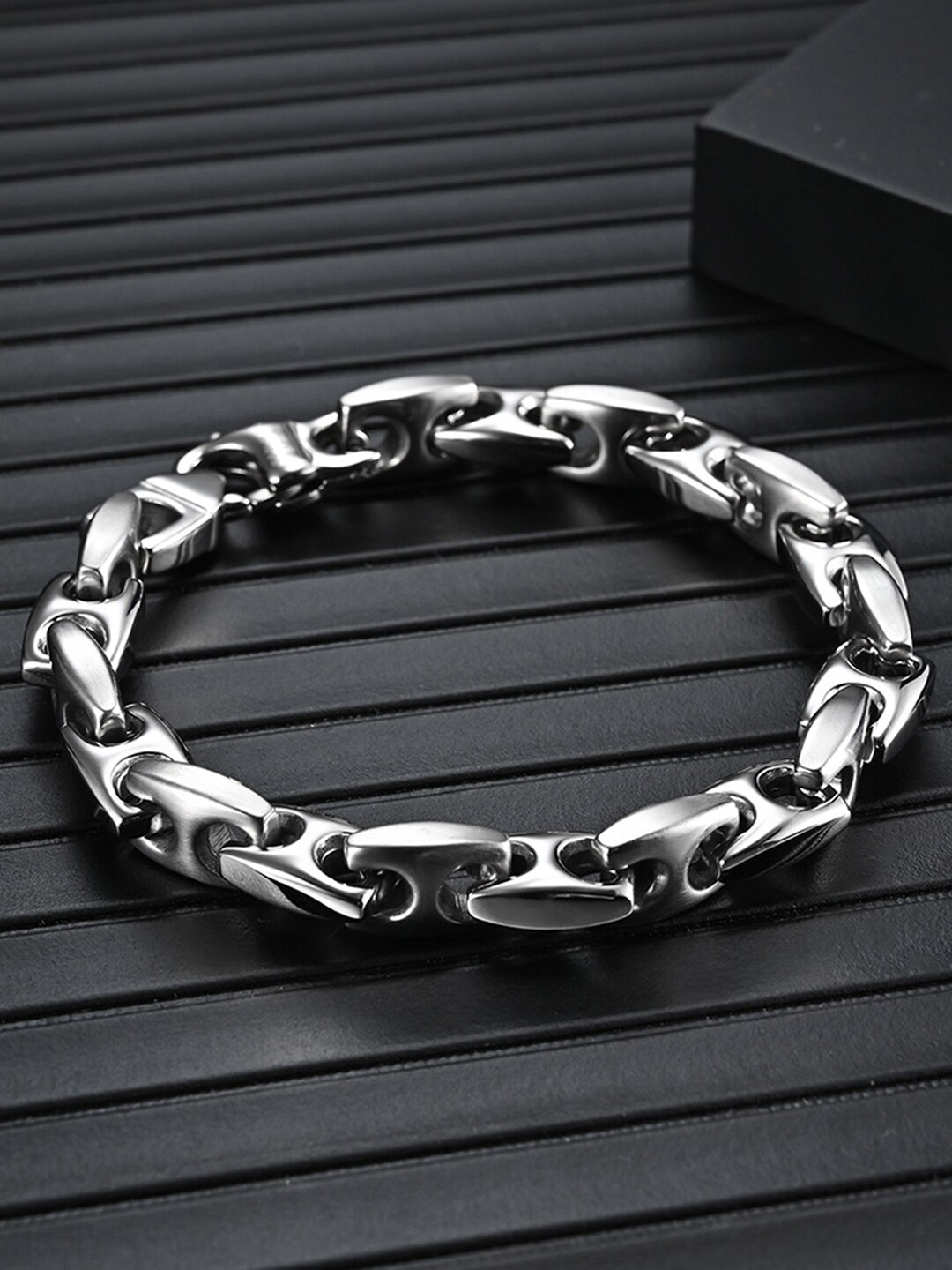

Peora Men Stainless Steel Silver-Plated Link Bracelet
