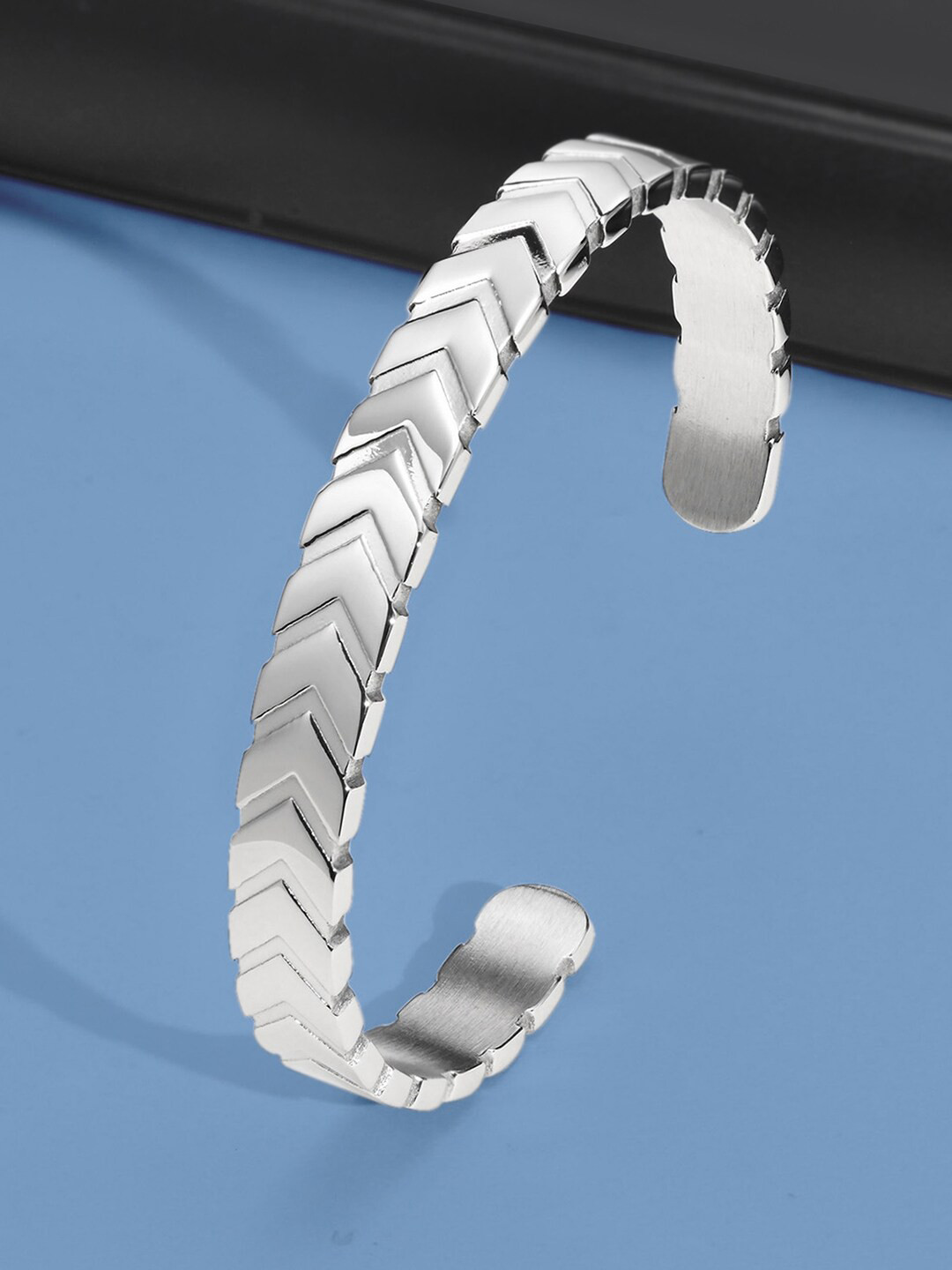 

Peora Unisex Silver-Plated Cuff Bracelet