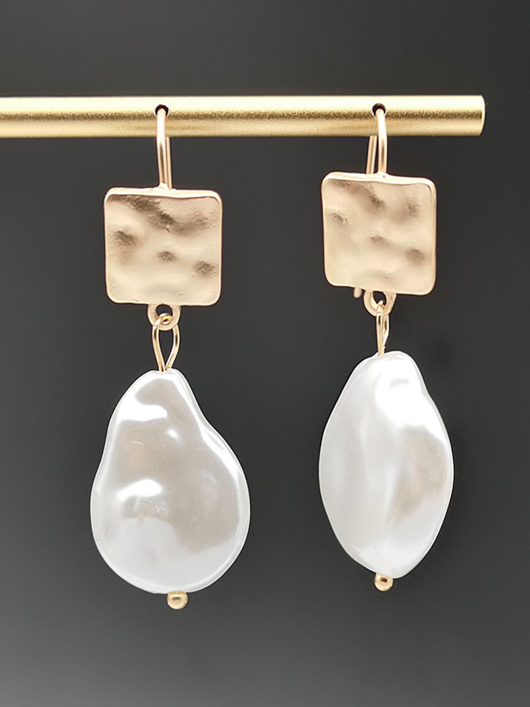 

Peora Gold-Plated Pearls Beaded Contemporary Drop Earrings, White