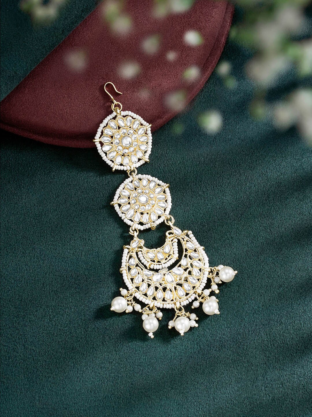 

Peora Gold-Plated Kundan Studded Maang Tikka Head Jewellery