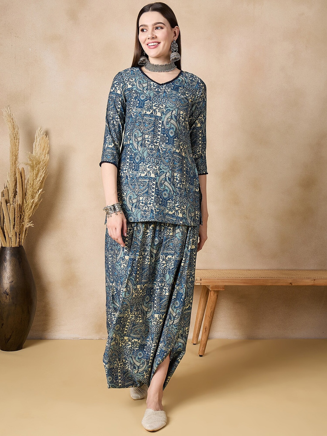 

Anouk V-Neck Paisley Printed Top with Dhoti, Navy blue