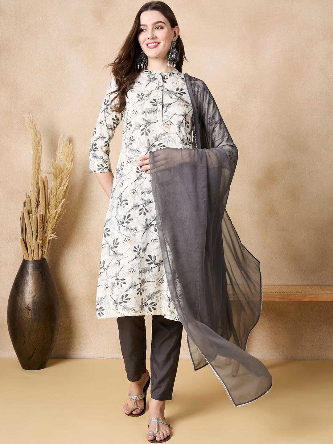 

Anouk Floral Printed Regular Kurta With Trousers & Dupatta, White