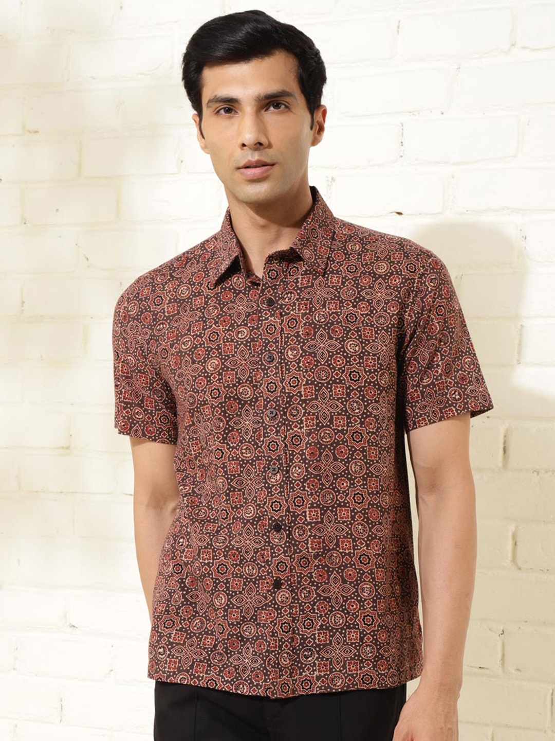 

Fabindia Ethnic Motifs Printed Cotton Casual Shirt, Brown