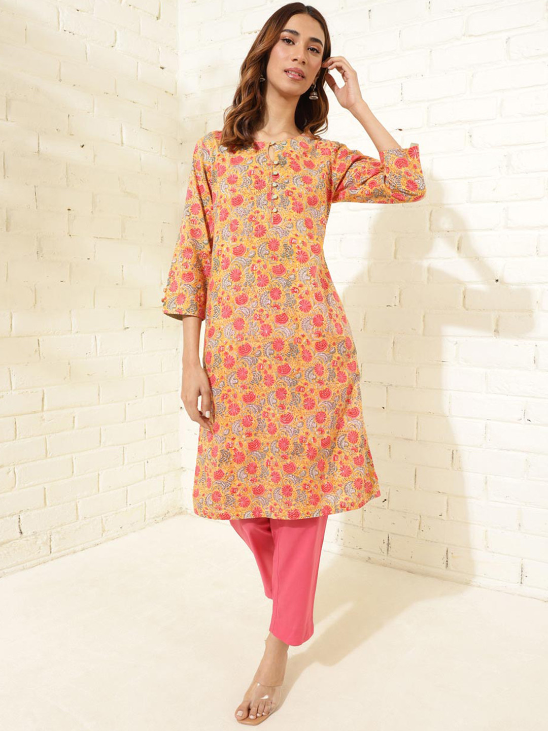 

Fabindia Floral Printed Keyhole Neck Pure Cotton Straight Kurta, Yellow