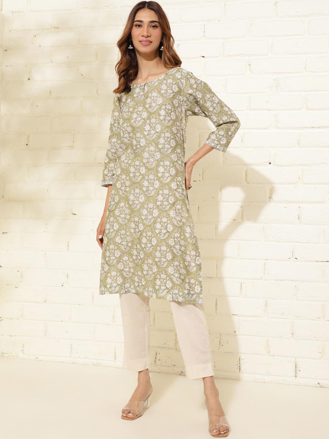 

Fabindia Floral Block Printed Keyhole Neck Cotton Silk Straight Kurta, Green