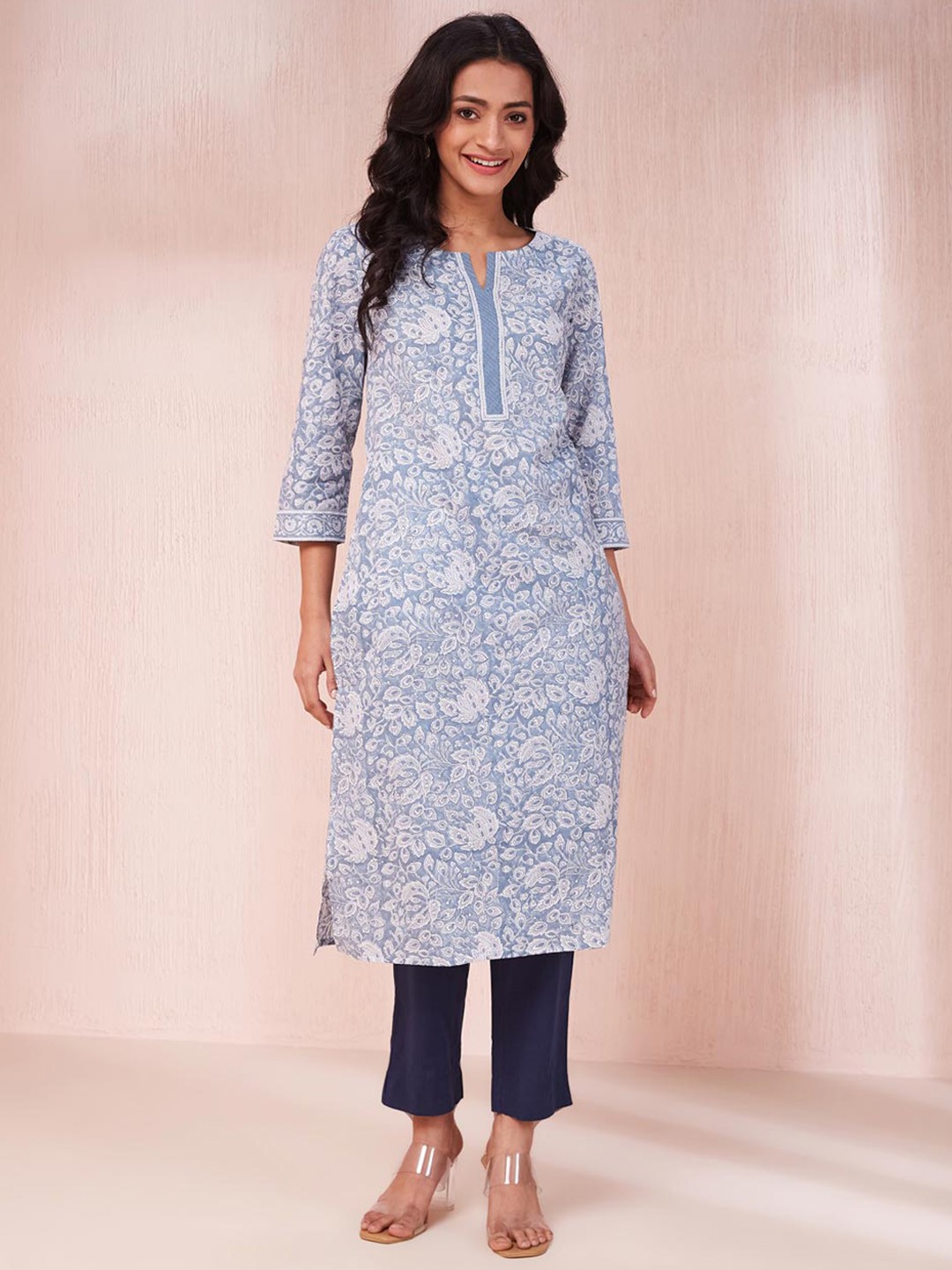 

Fabindia Floral Printed Notched Neck Pure Cotton Straight Kurta, Blue