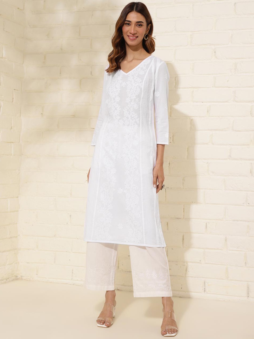 

Fabindia Floral Embroidered Pure Cotton Chikankari Straight Kurta, White