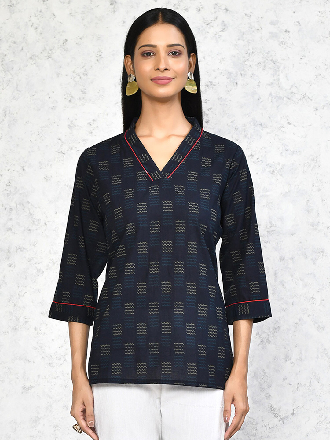 

MIRAVAN Geometric Printed V-Neck Pure Cotton Kurti, Blue