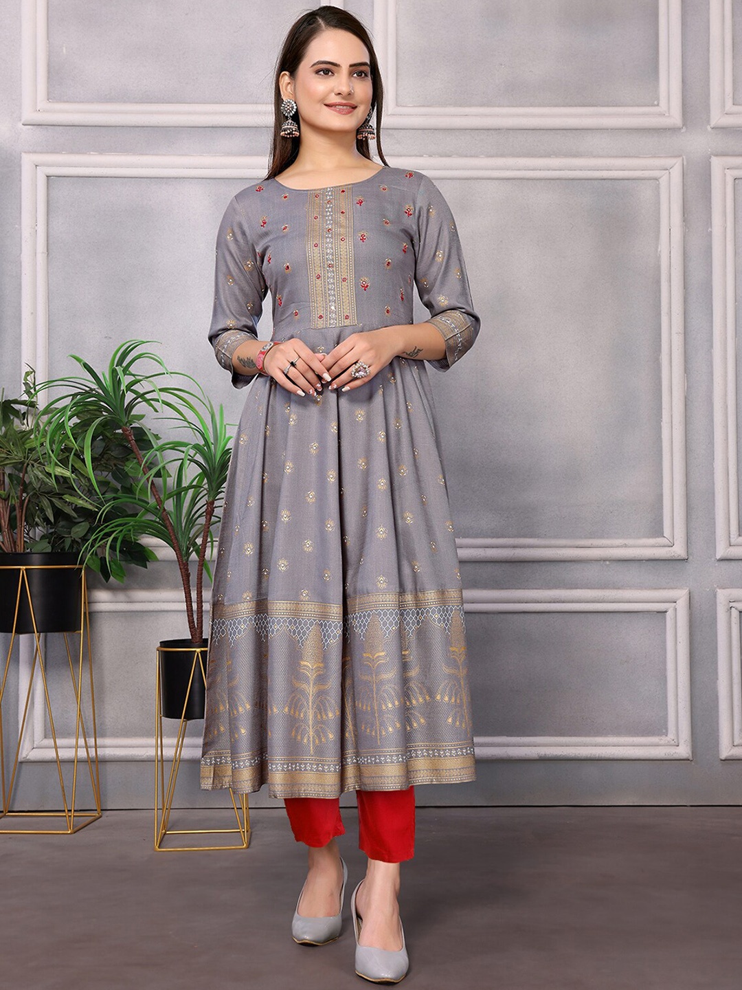 

Rangita Ethnic Motifs Regular Kurta with Trousers, Grey