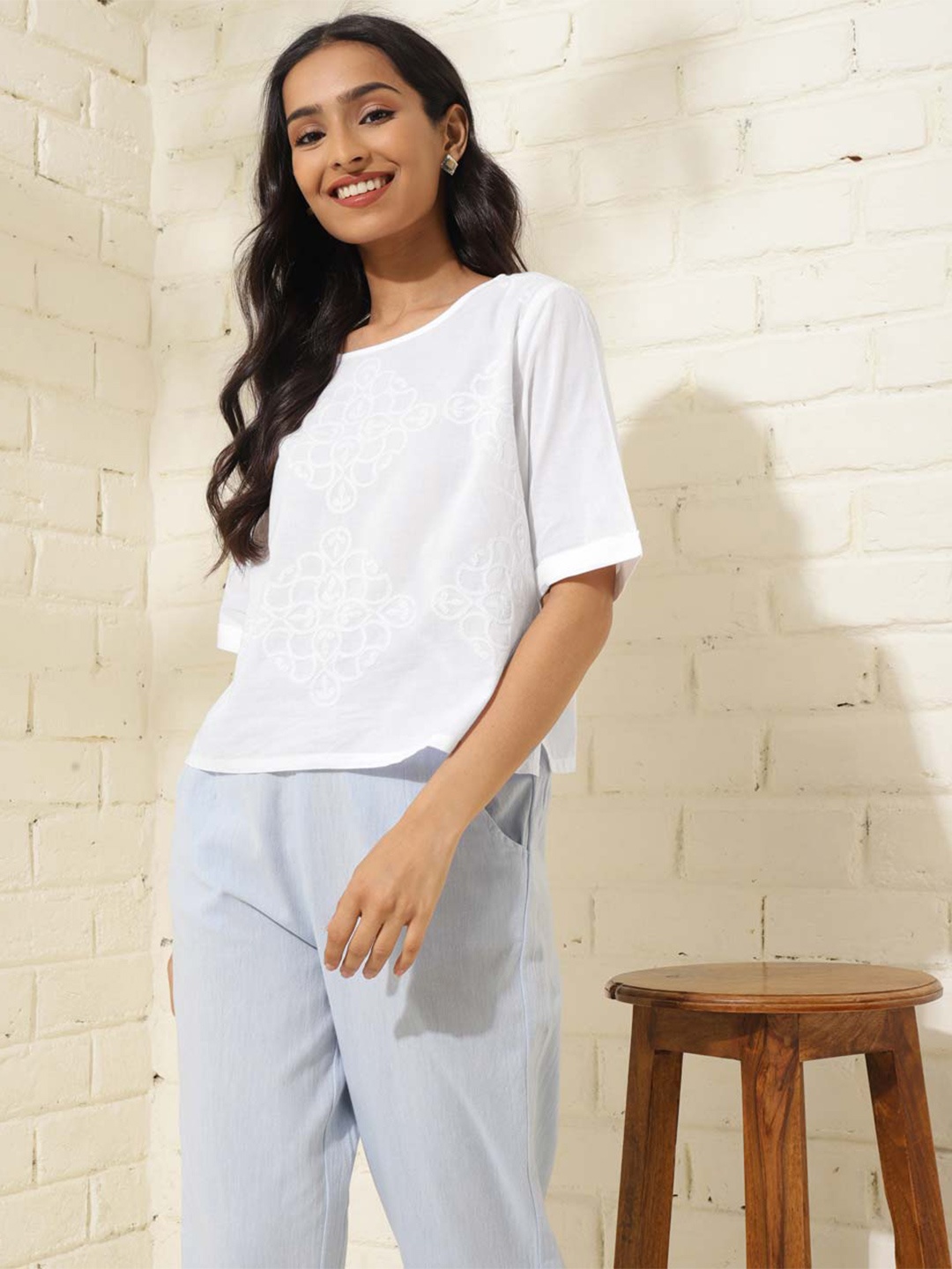 

Fabindia Floral Embroidered Chikankari Cotton Top, White