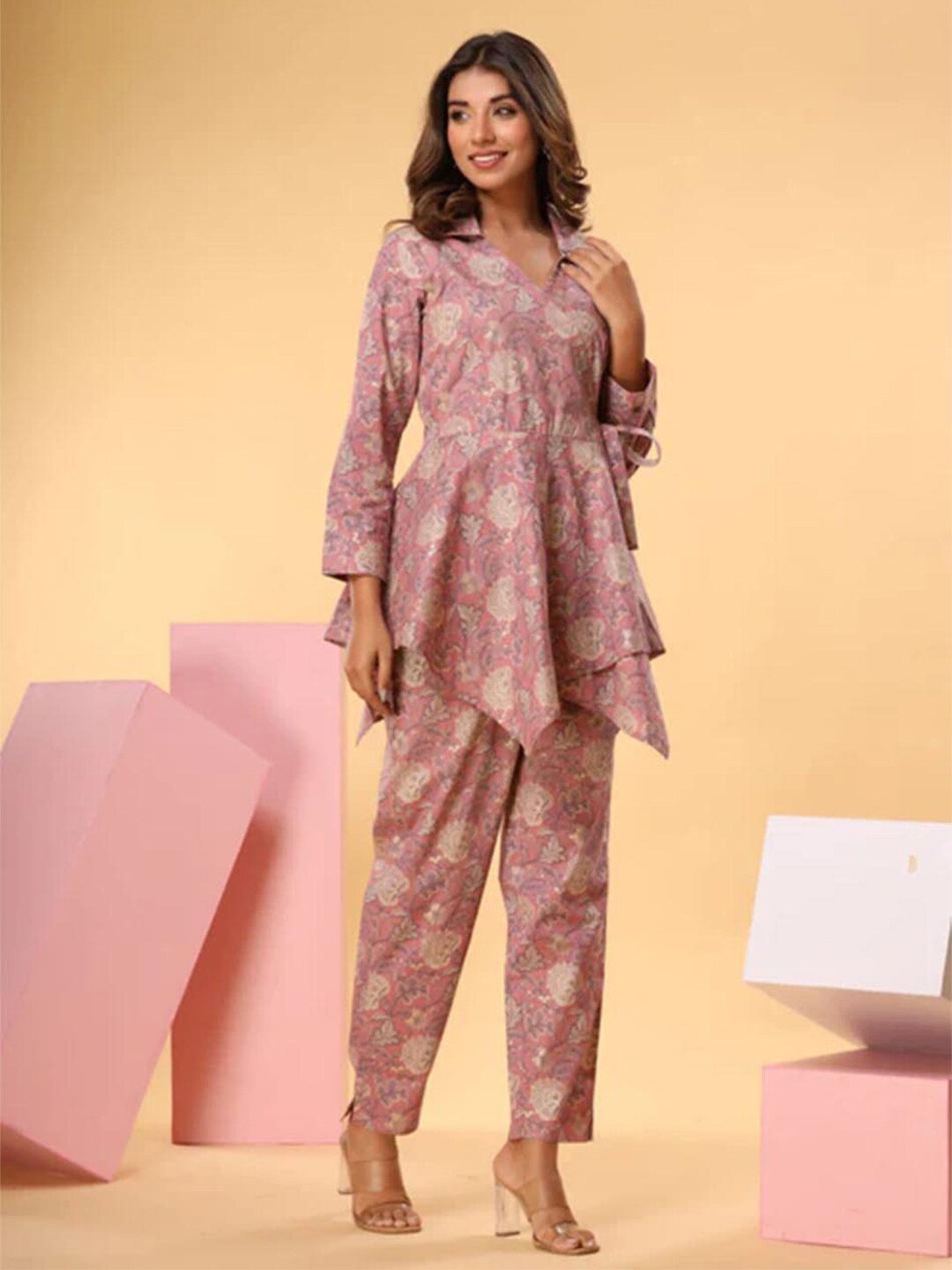 

ARAVALII Printed Shirt Collar Tunic With Trousers, Pink