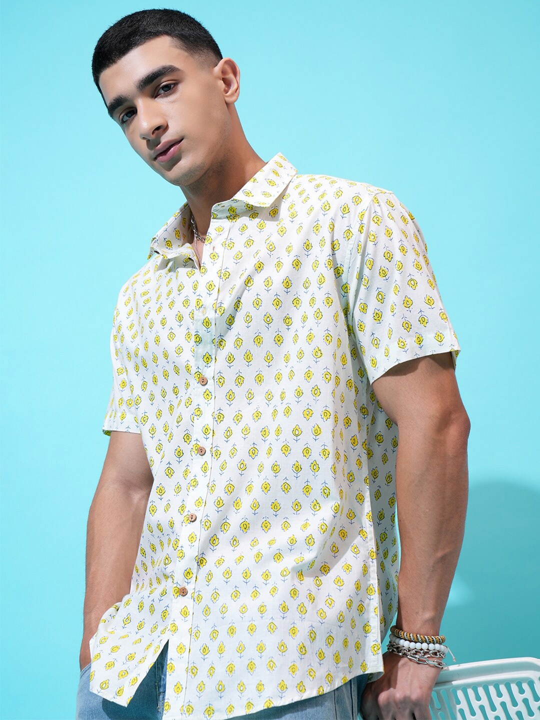 

HIGHLANDER Men Slim Fit Half Sleeve Shirt, White