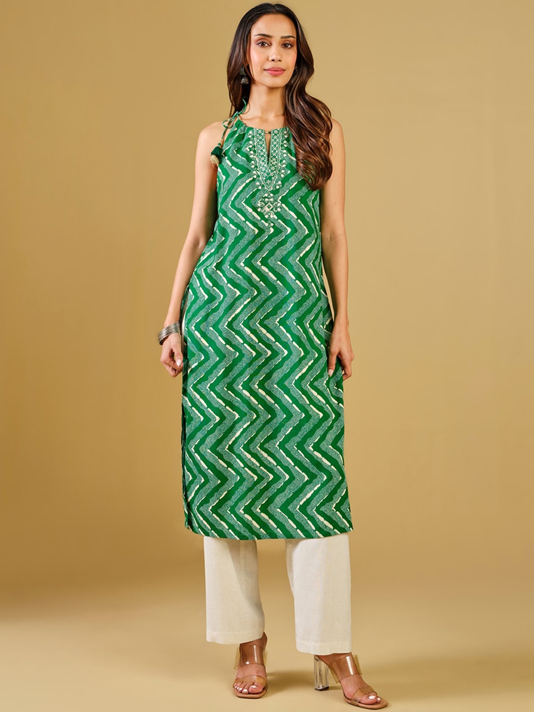 

Global Desi Chevron Printed Keyhole Neck Straight Kurta, Green