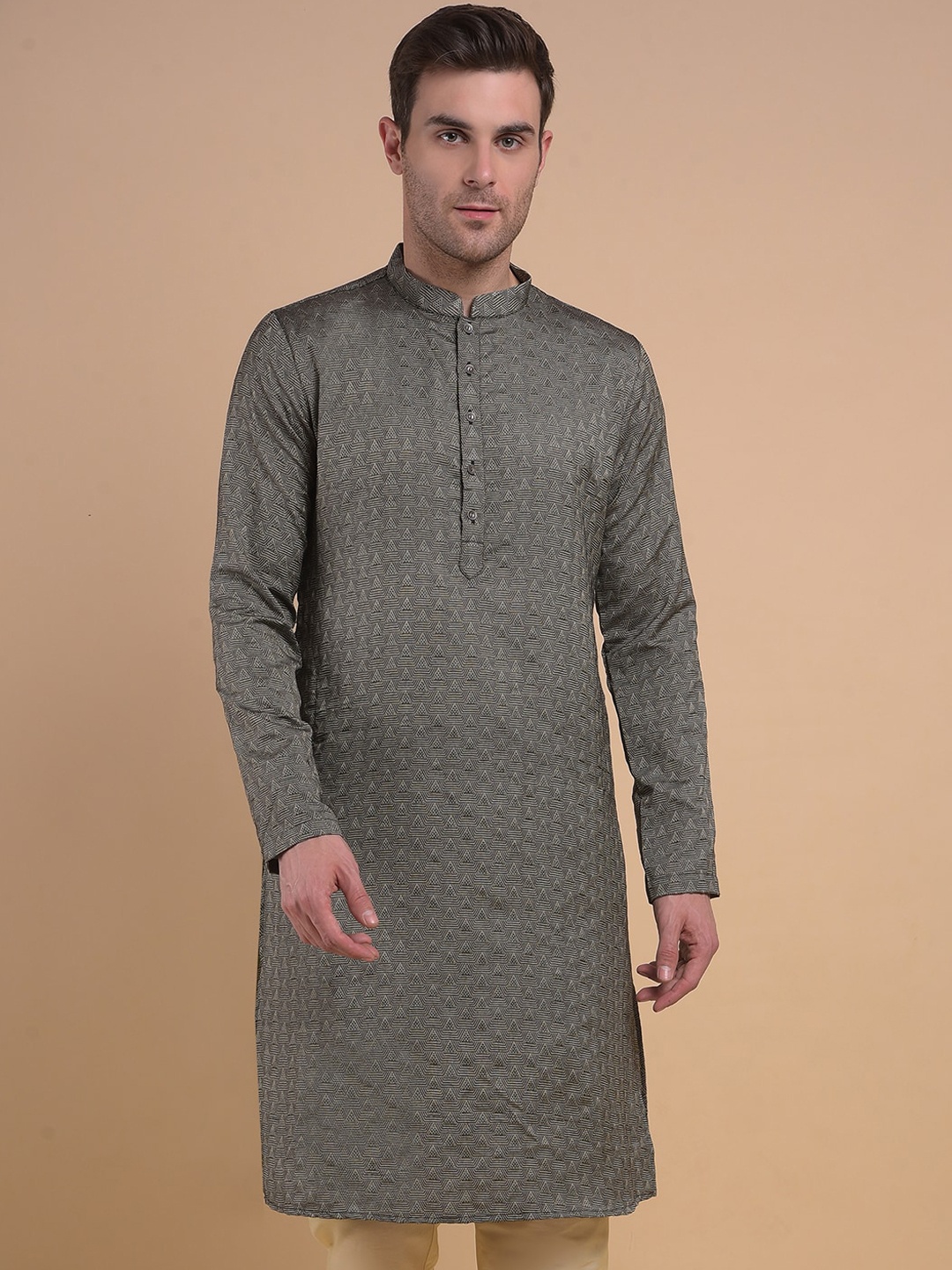 

Anouk Thread Work Mandarin Collar Jacquard Straight Kurta, Black