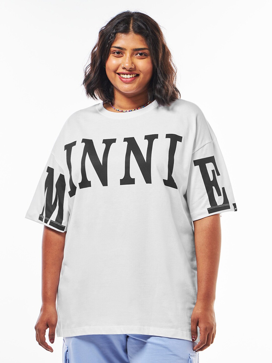 

Bewakoof White Plus Size Minnie Mouse Printed Oversized Pure Cotton T-shirt