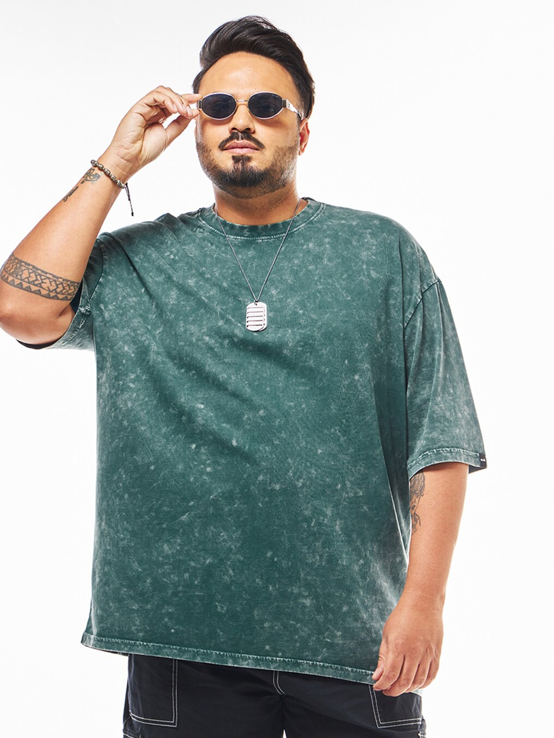 

Bewakoof Men Oversized Plus Size Acid Wash T-shirt, Green