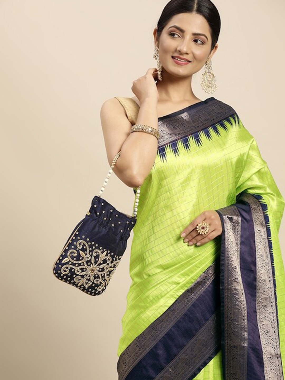

PATLIPALLU Checked Zari Banarasi Saree, Fluorescent green
