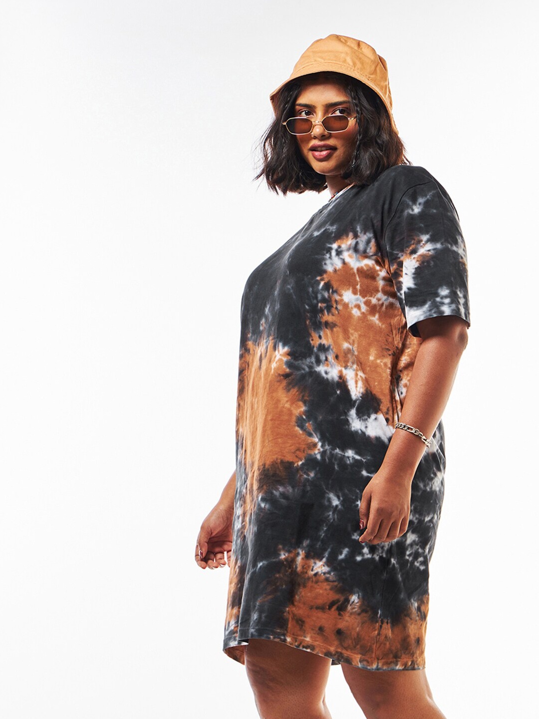 

Bewakoof Black Plus Size Tie and Dye Oversized Cotton T-shirt Dress