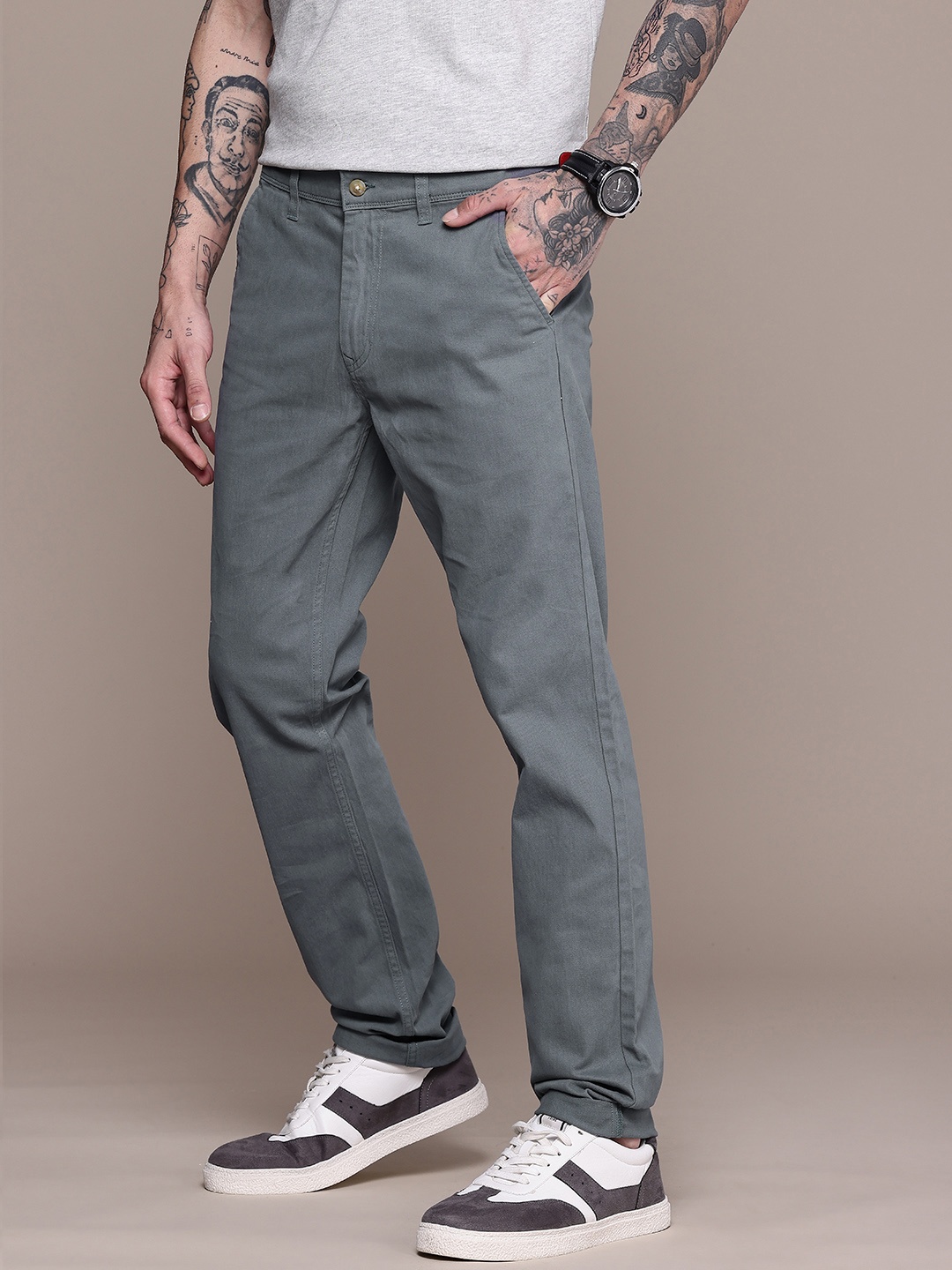 

WROGN Men Slim Fit Chinos Trousers, Grey