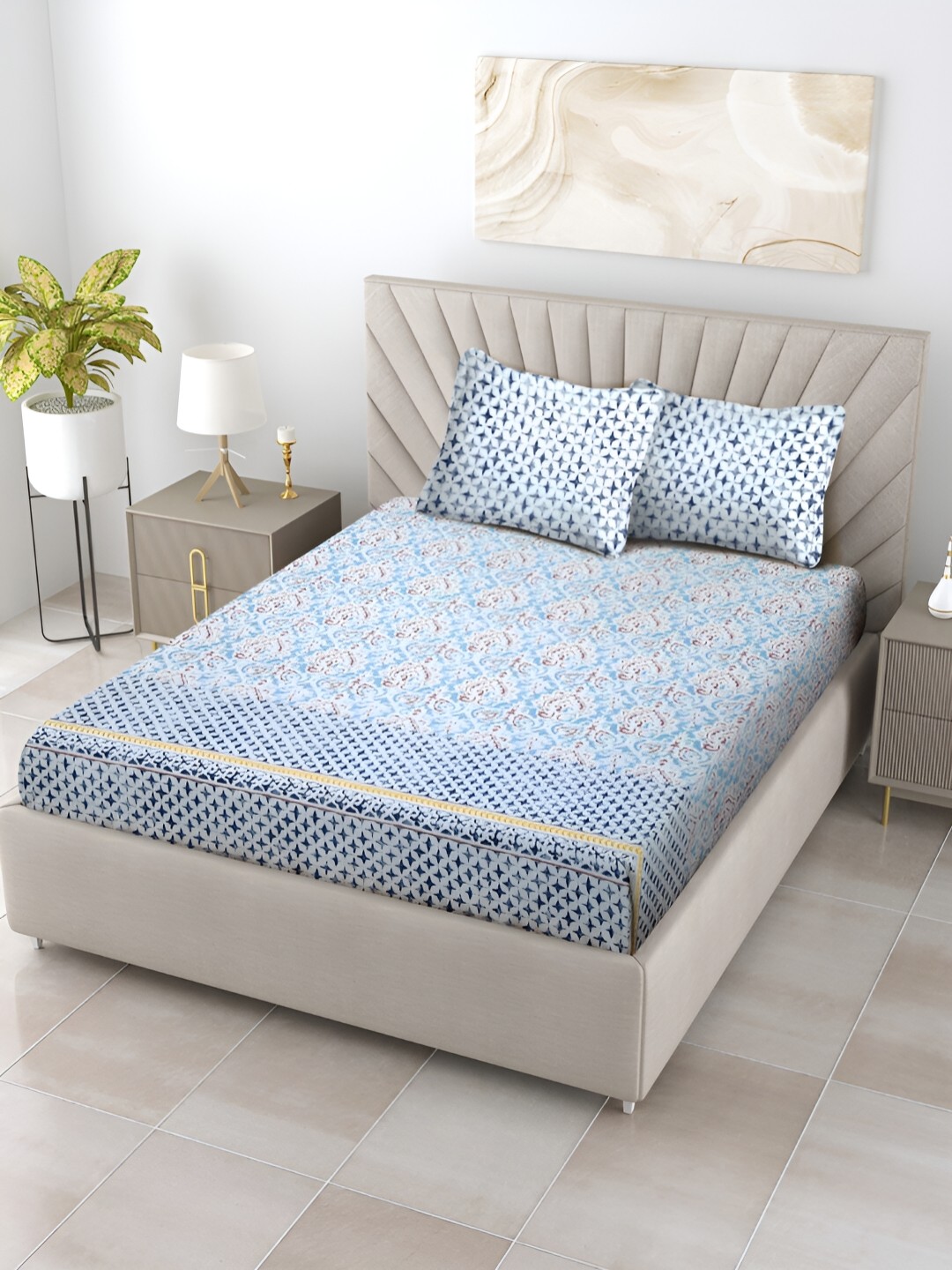 

Ratan Cart Blue Geometric Printed 130 TC Cotton King Bedsheet with 2 Pillow Covers