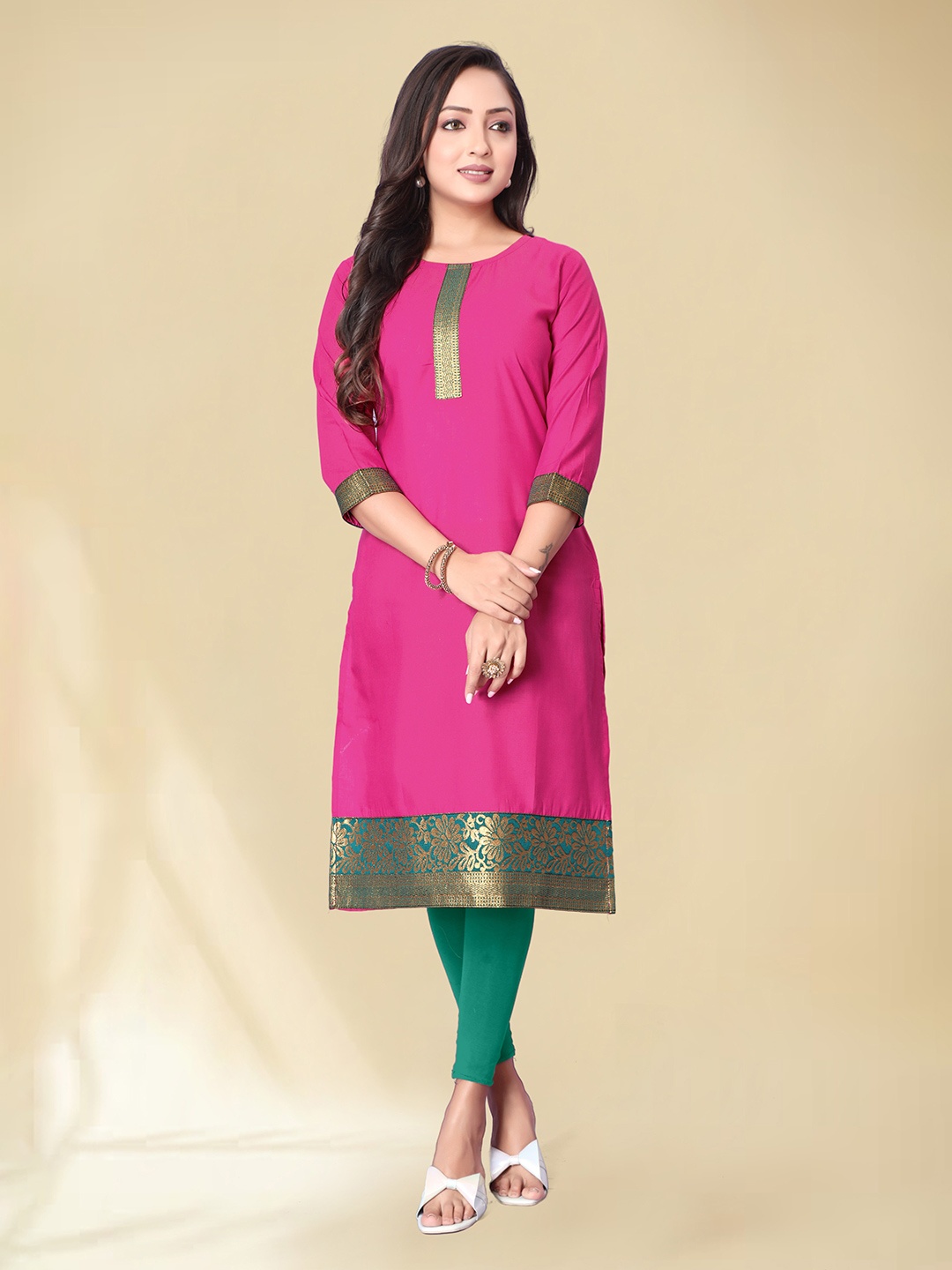 

Anouk Magenta Ethnic Motifs Yoke Design Round Neck Straight Kurta