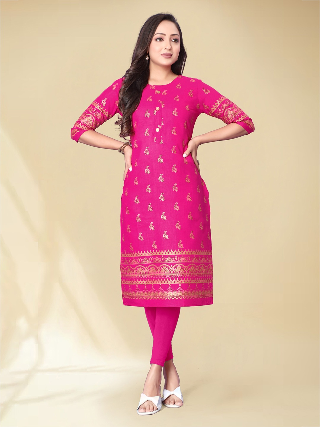 

Anouk Ethnic Motifs Printed Round Neck Three-Quarter Sleeves Straight Kurta, Magenta