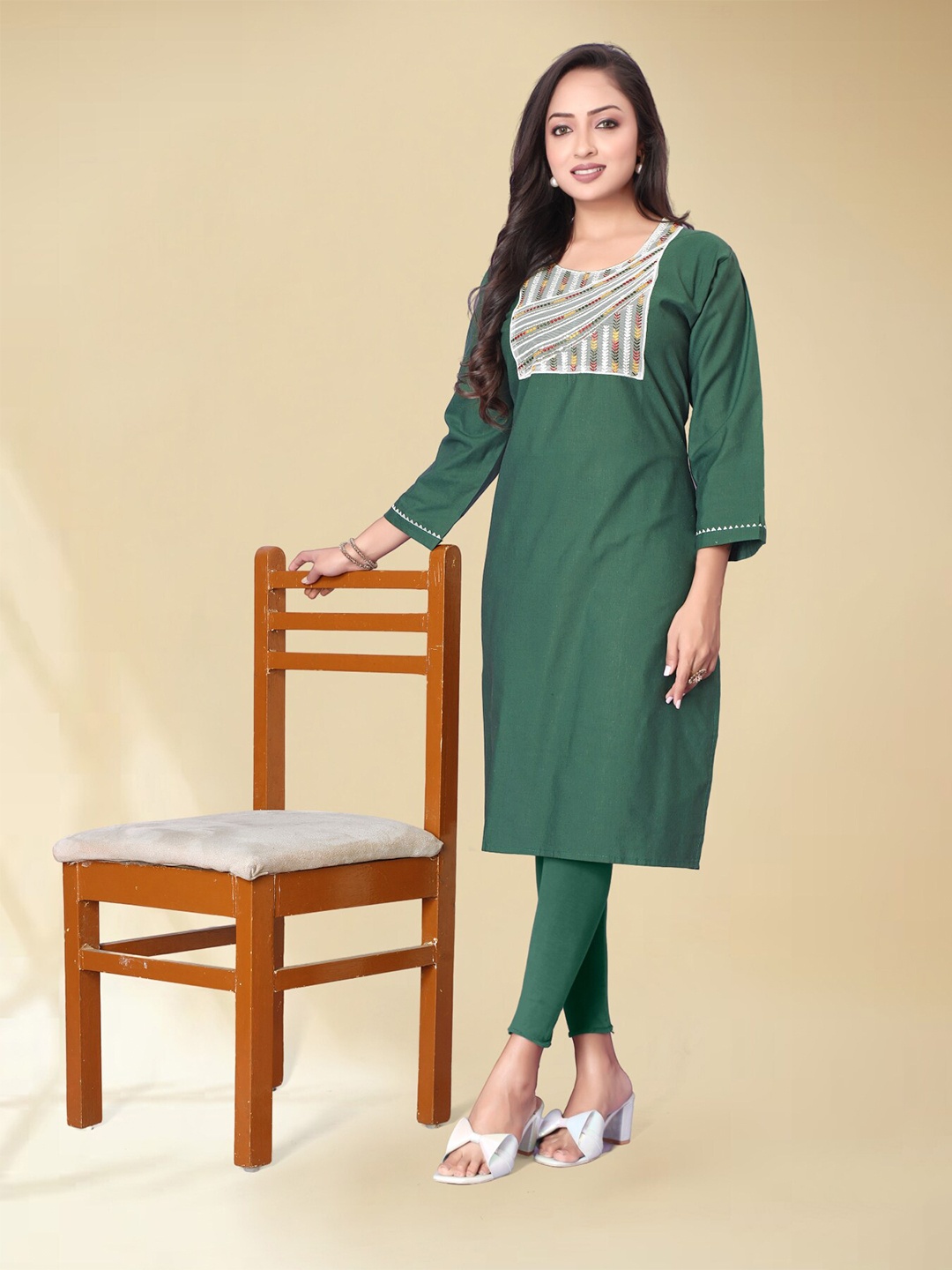 

Anouk Green Ethnic Motifs Yoke Design Thread Work Straight Kurta