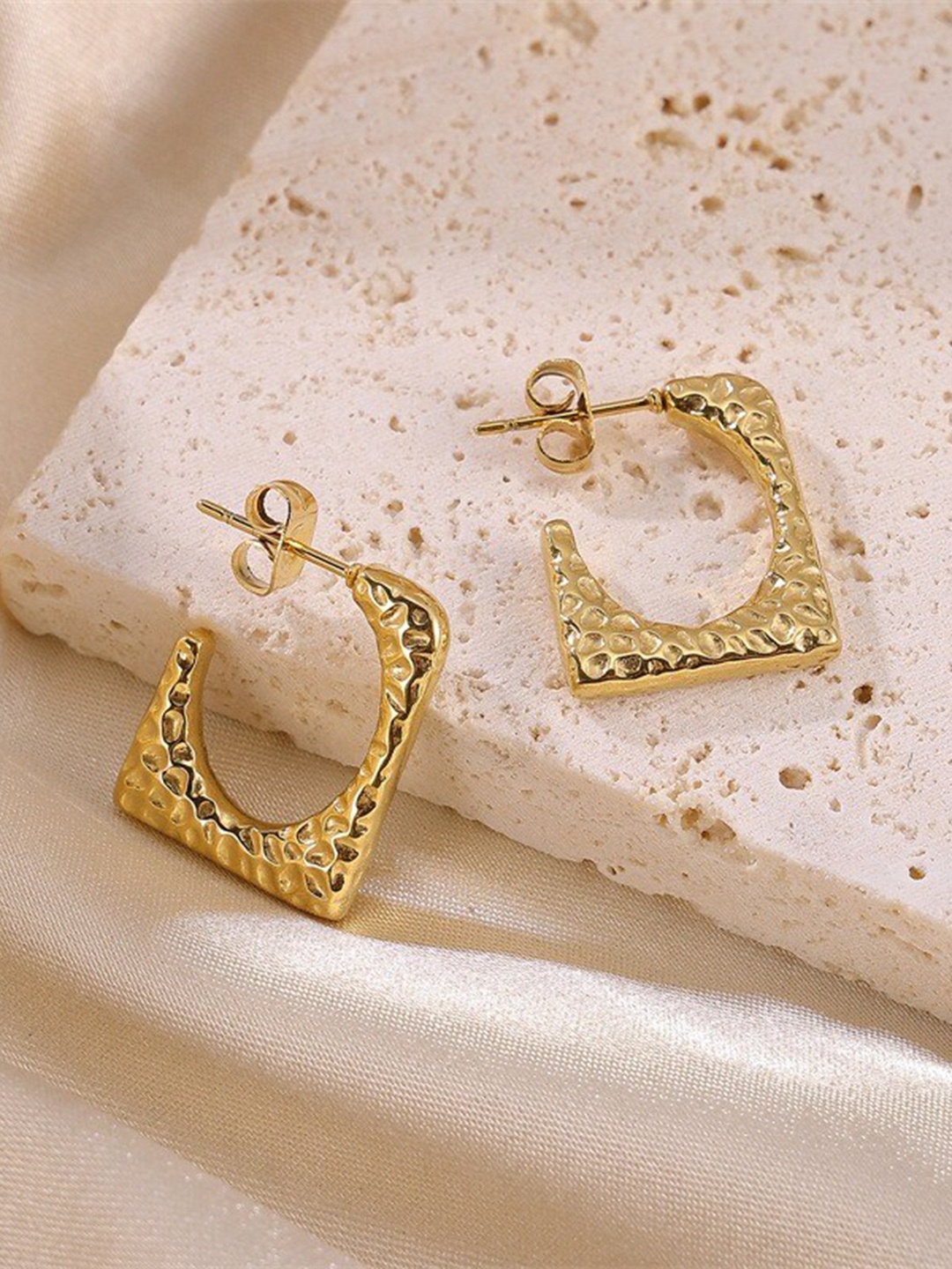 

VIEN Gold-Plated Contemporary Half Hoop Earrings