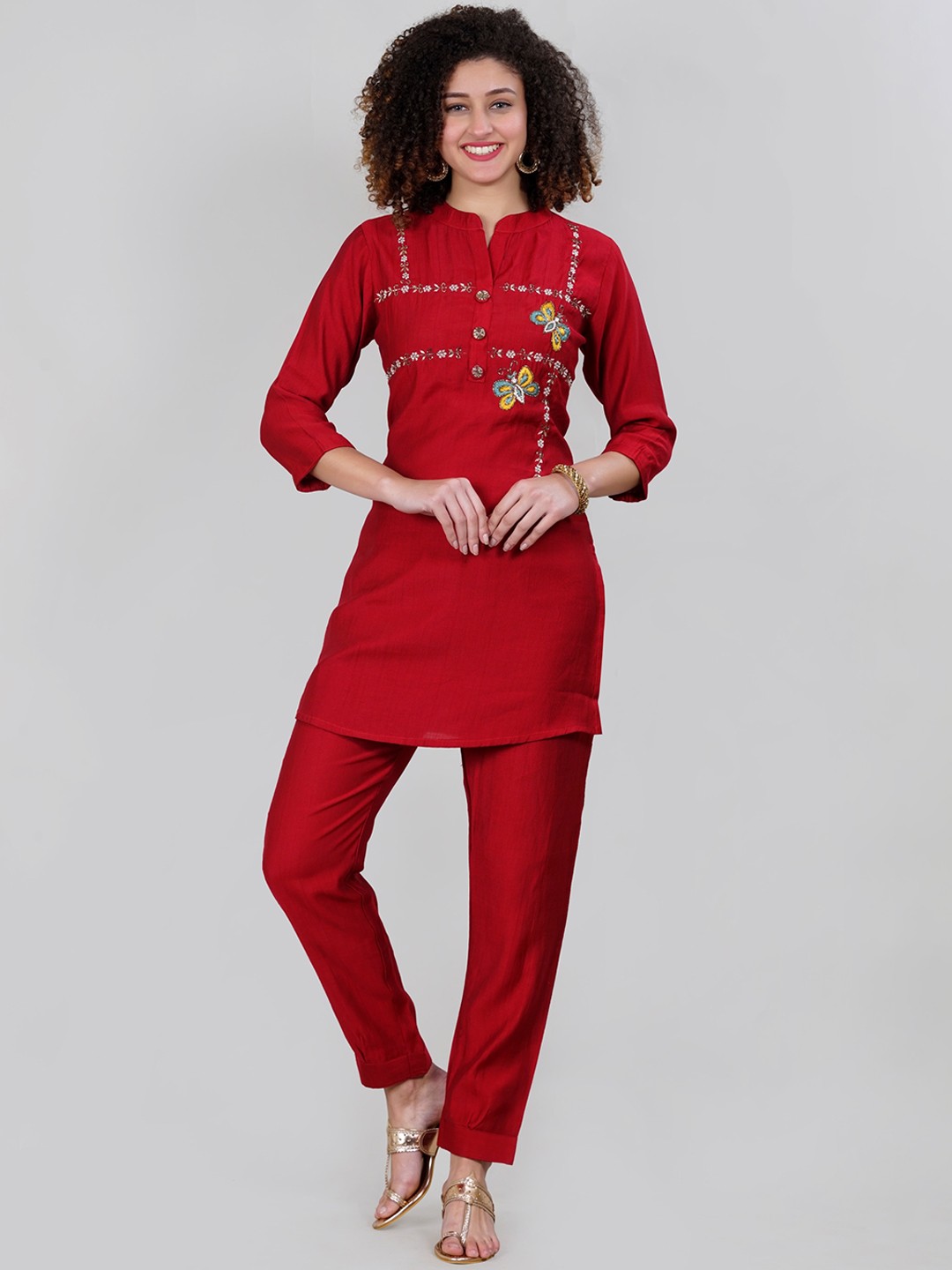 

MEHNAM Vriddhi Embroidered Shirt Collar Tunic With Trousers, Red